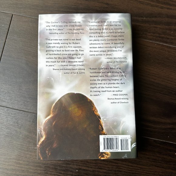 The Cuckoo's Calling by Robert Galbraith - Picture 2 of 3